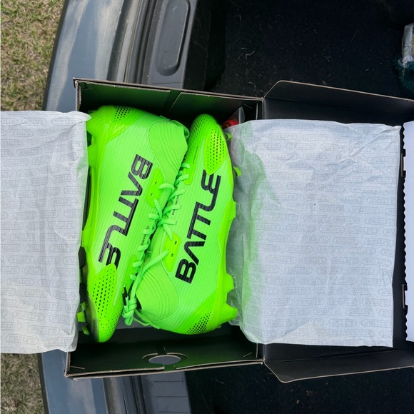 Green Battle Football Cleats - Picture 5 of 7